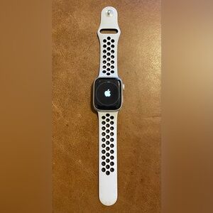 Apple Watch series 7 (GPS 41mm)